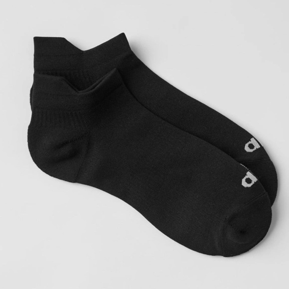 ALO Yoga Accessories - Authentic Alo Yoga Unisex Performance Tab Sock Black M sealed